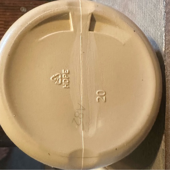 Brand New, Unused AVEDA Blue Malva Shampoo 33.8oz - Picture 2 of 3